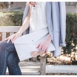 Glass Ladder Co | Causebox Megan Portfolio Clutch